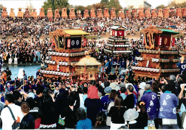 01推薦 西条市長賞(山田富雄)清流燃え立つ祭り絵巻