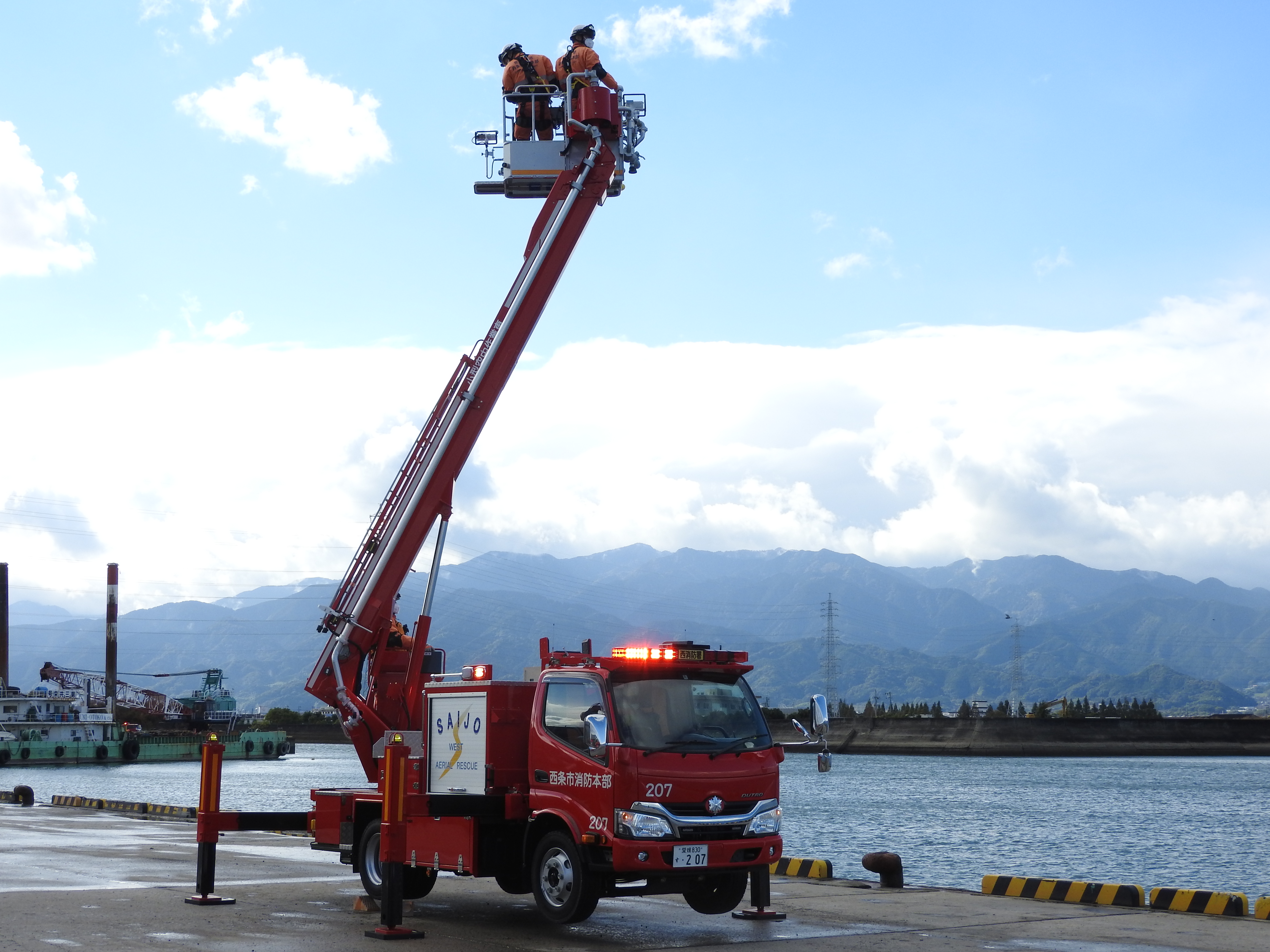 小型空中作業車