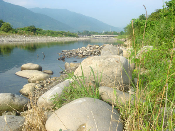 昔の釜之口堰跡(丹原町長野)の写真