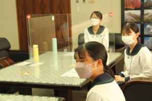 西条高校生徒会　懇談の様子