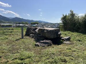 西大塚古墳(北から)